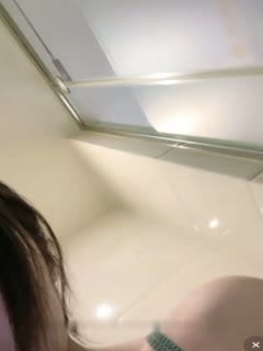 女神回归赚钱回家,平胸小女友,首次牙刷自慰