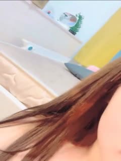 美女落九川说话嗲嗲娇嫩小美女,萌萌哒解开内衣