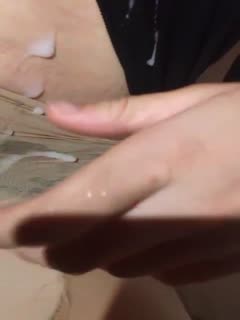 女友说，顶你个肺呀，射到我这上面来了