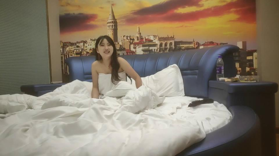 爆操170大二学生妹肤白貌美大腿长!。